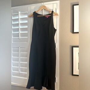 Betsey Johnson Black V-Neck Ruffle Sleeveless Fitted Trumpet Sheath Dress